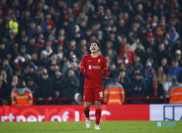 南野拓实:逐渐适应日本队,尽管利物浦机会不多但有利于提升自己